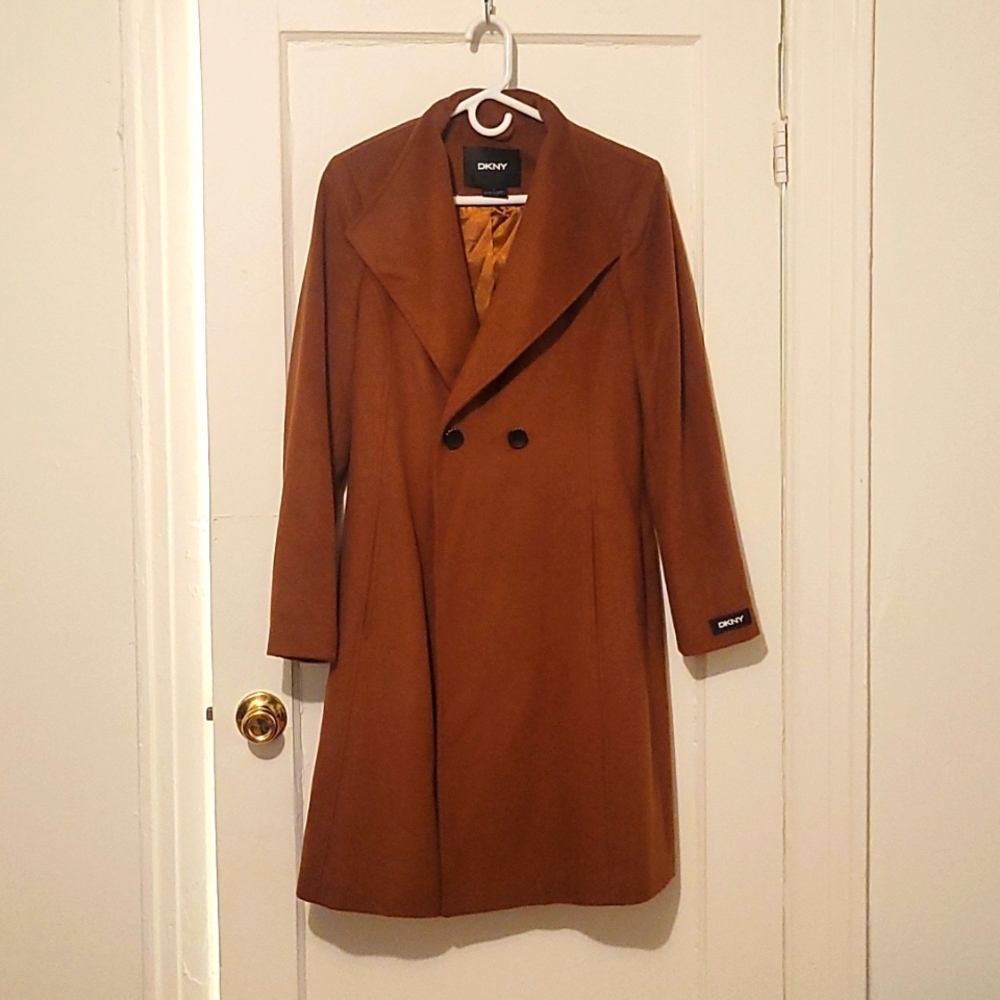 🎉MOVING SALE🎉 New DKNY Golden Brown Peacock